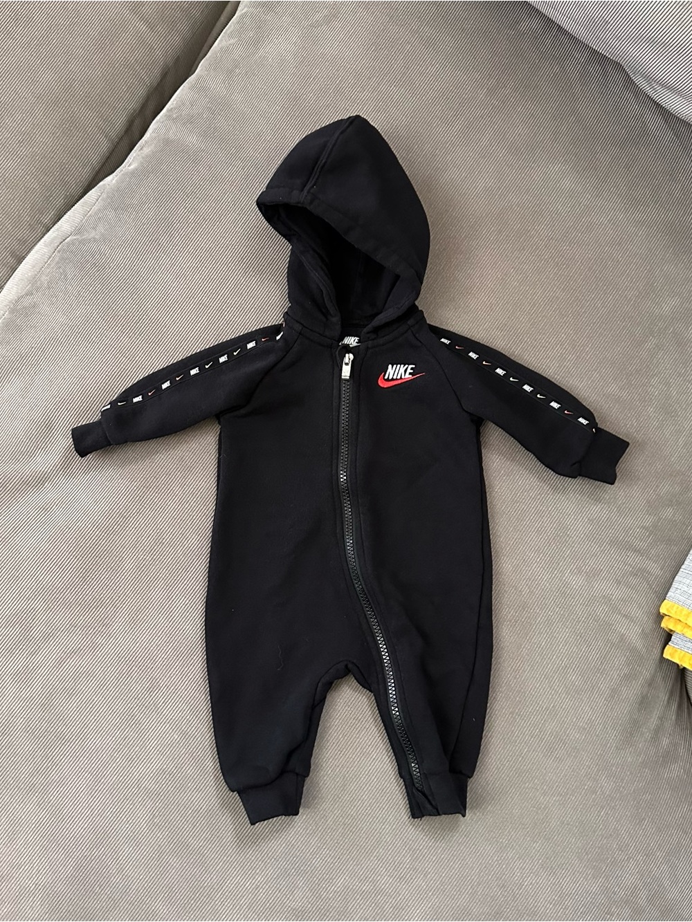 Nike Swoosh Baby Unisex 3 Months One Piece Hooded Coverall Full Zip Black